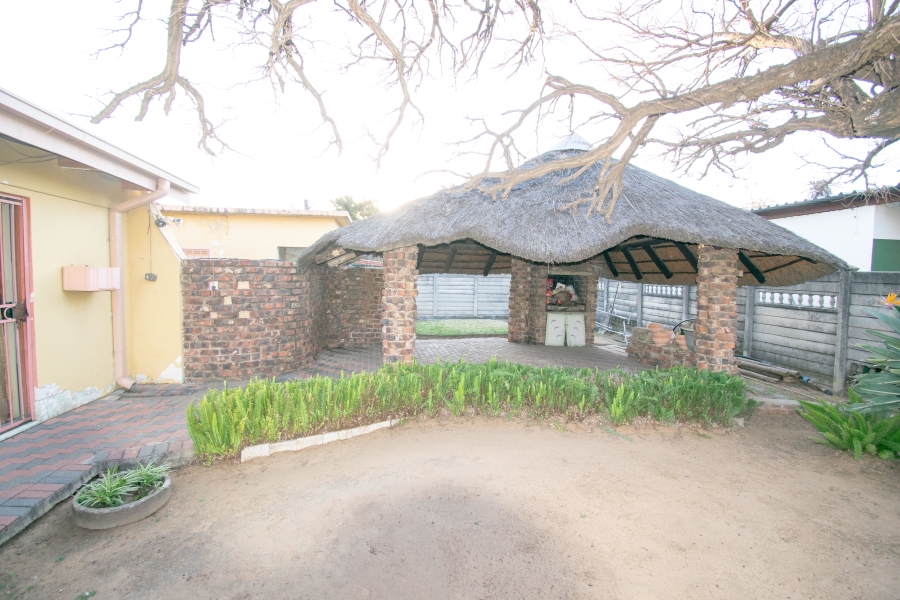 To Let 3 Bedroom Property for Rent in Doorn Free State